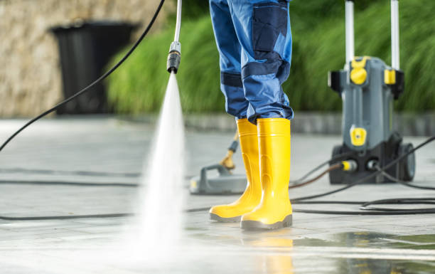 Best Garage Pressure Washing  in Oakfield, WI